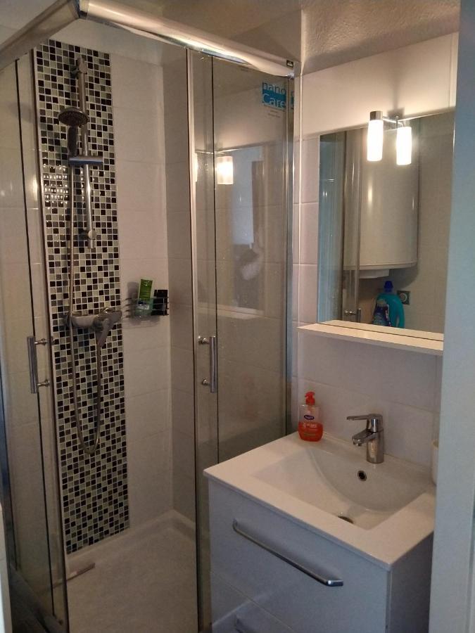 Studio A 100M De La Plage Et De La Piscine سيرفيون المظهر الخارجي الصورة